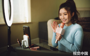 我拼命赚钱养家，总裁妻子却背后克扣我工资，说是在考验我