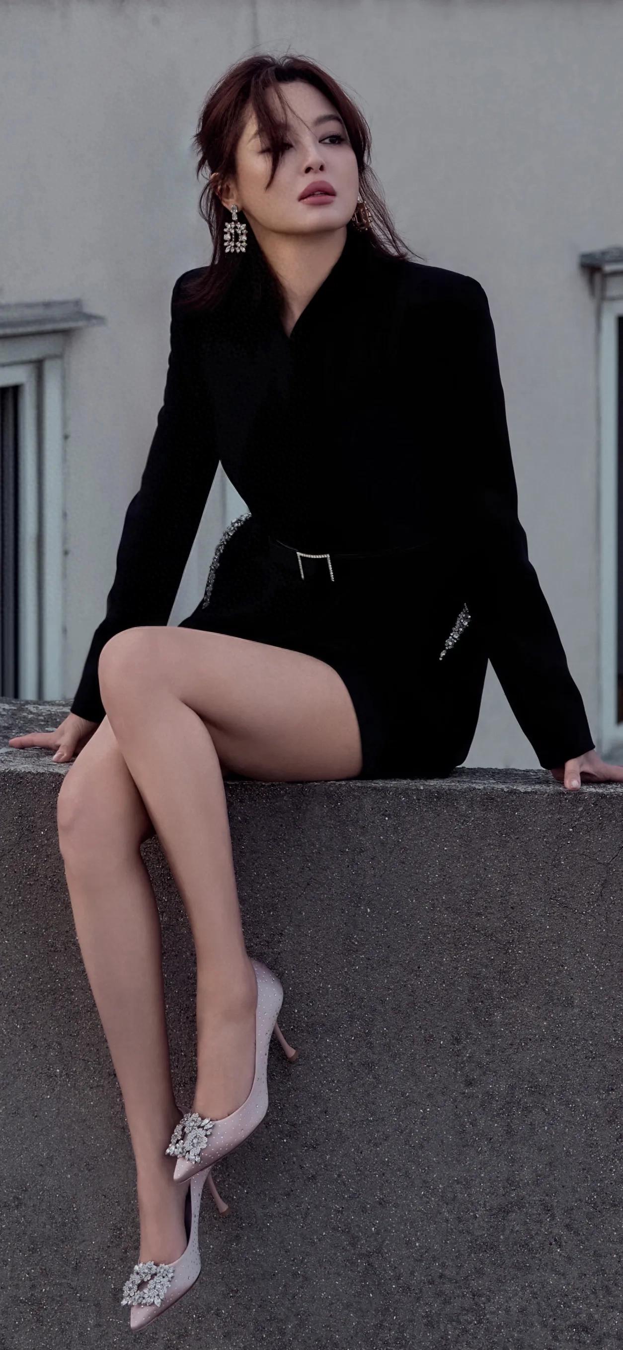 辛芷蕾-完美线条大长腿!