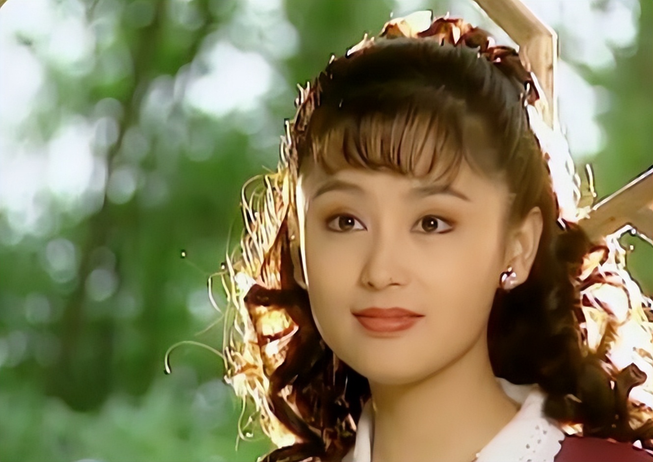 长得太美被导演占为己有，4年后生下儿子，如今儿子又给她争光了