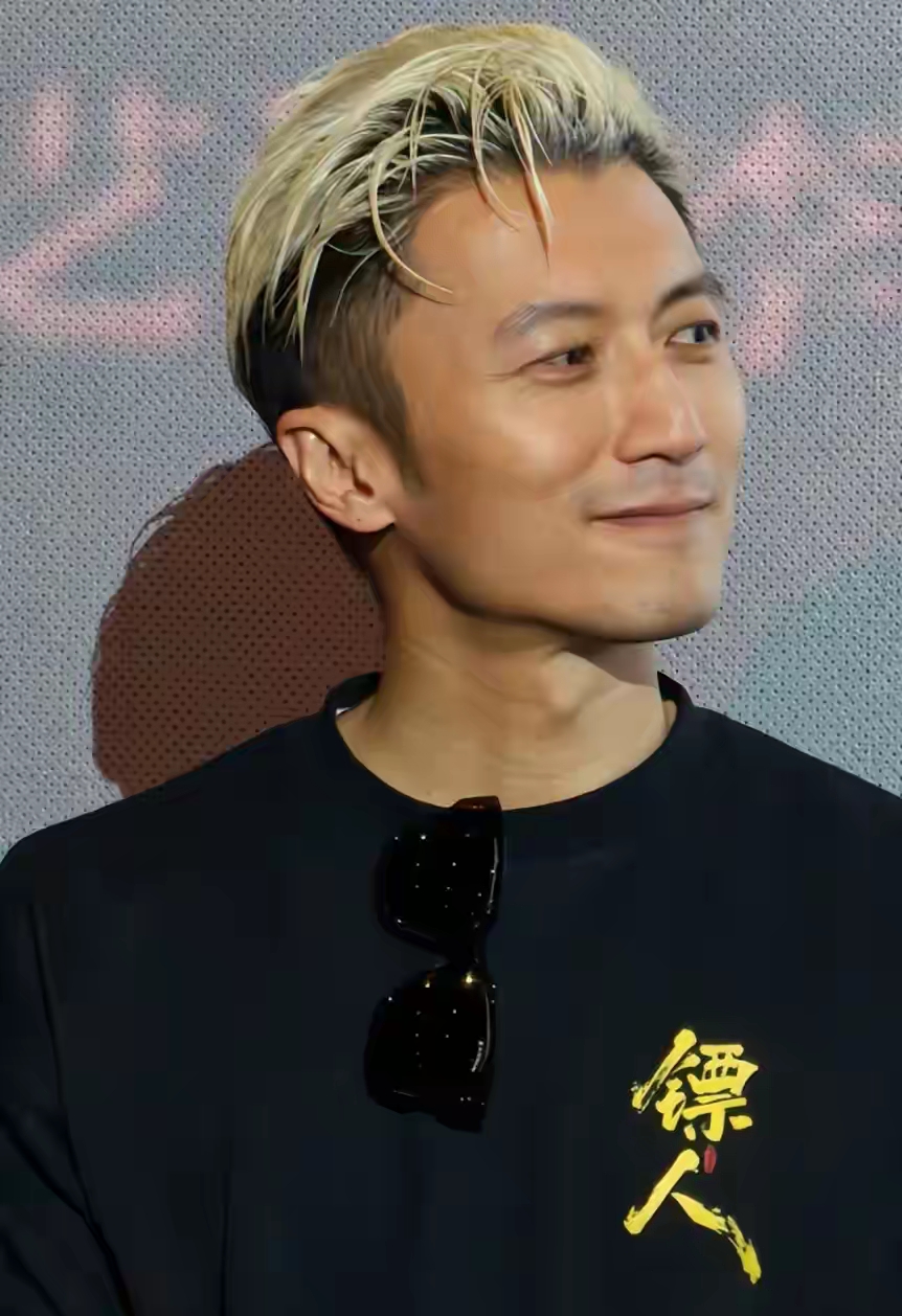 46岁谢霆锋与陈坤亮相，一个脸垮一个臃肿，骨相和皮相差距明显