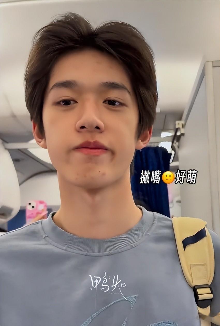 艺考现场童星扎堆！“小温宜”带3助理排场大，生图却被艾米秒杀