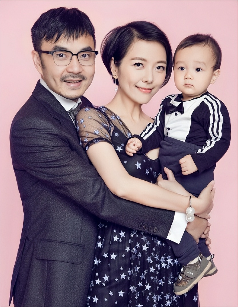 杨乐乐后悔全职带娃落泪，和汪涵多年感情再受争议