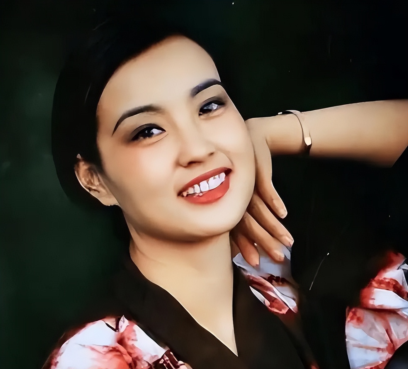 凌晨在北京去世,75岁谈8个男友,刘晓庆身上的谣言个个离谱