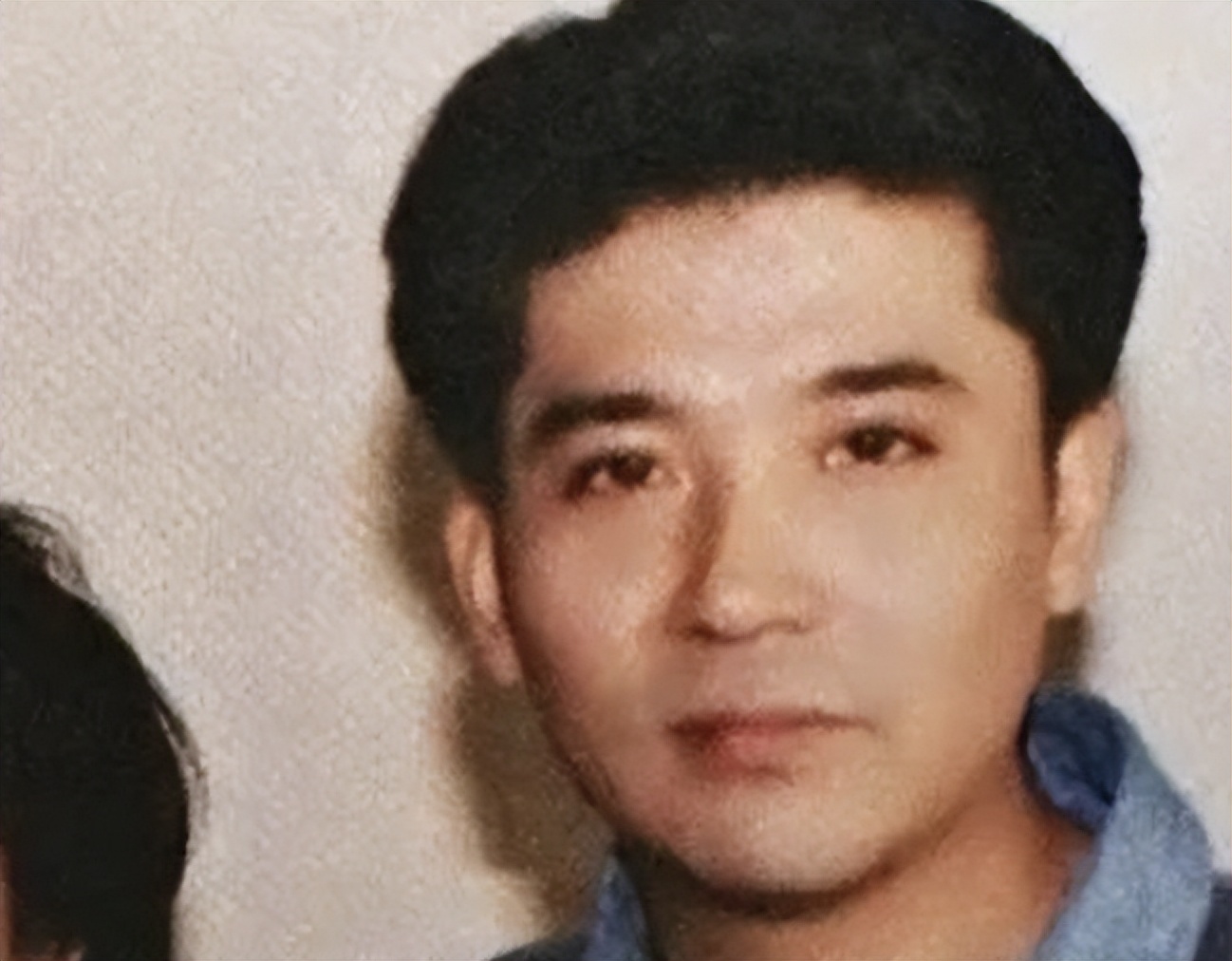 他因长得太帅,被张艺谋拒绝,结婚40年无绯闻,如今70岁无儿无女