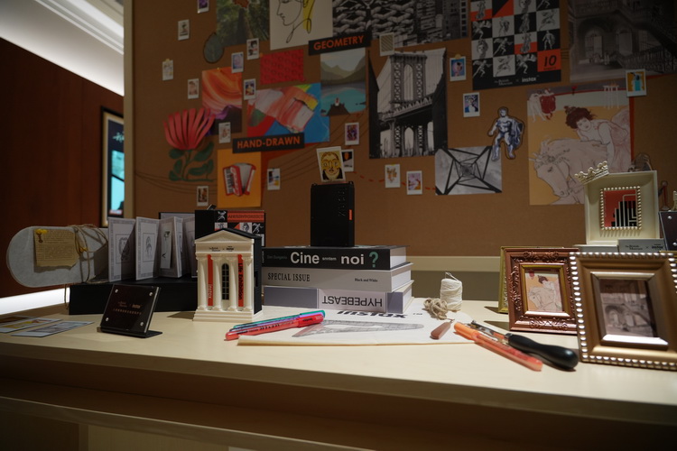 一手控制年代，你會為富士instax mini Evo Cinema掏錢么？