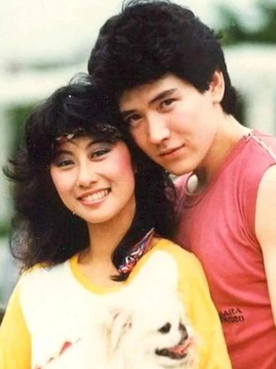 65岁费翔还是崩溃了，独居英国 吃速冻饺子，给不婚不育的人提了醒