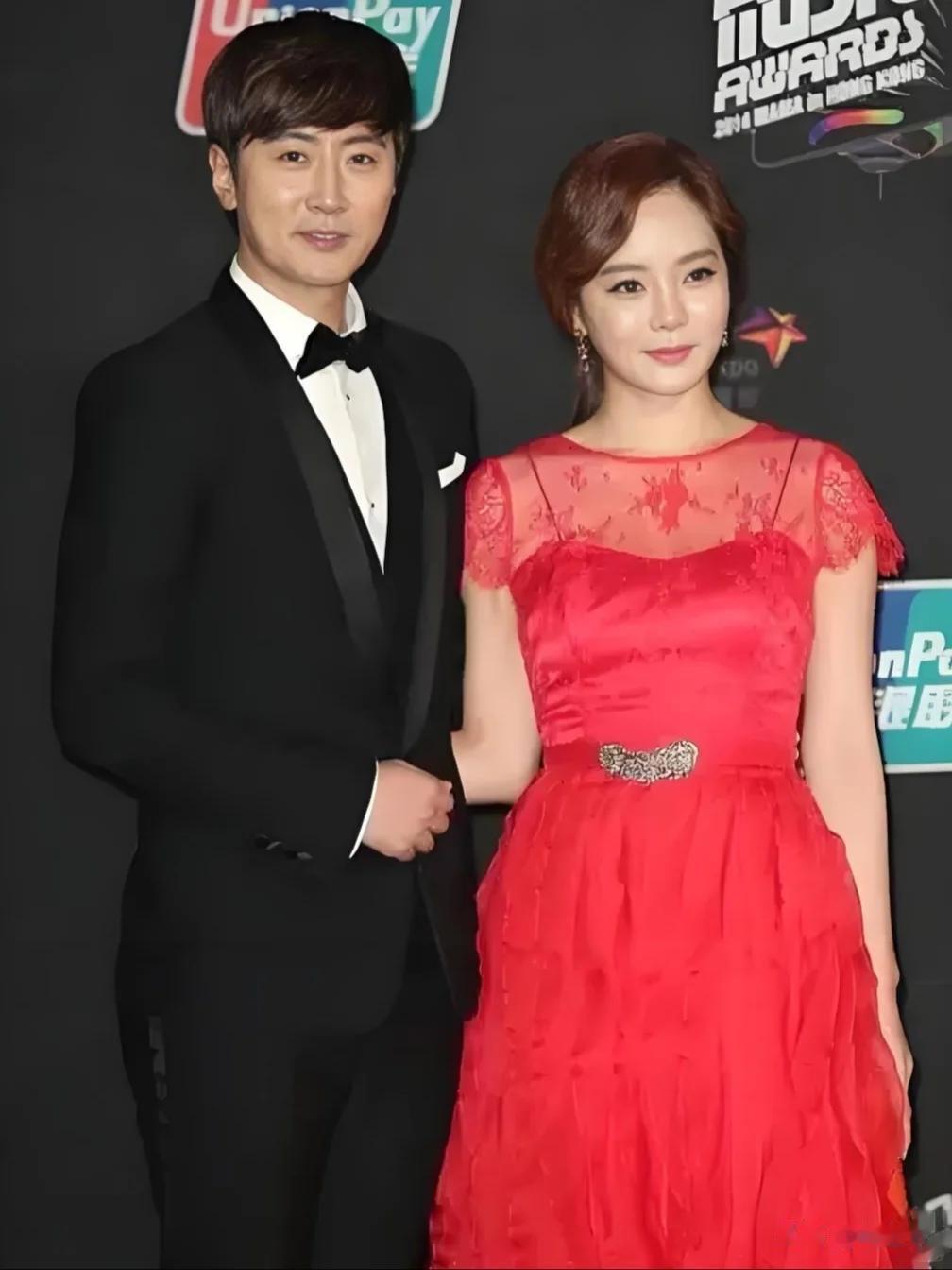 蔡琳再买豪宅！嫌海景房小、新家客厅大到能踢球，中国带货仅一年