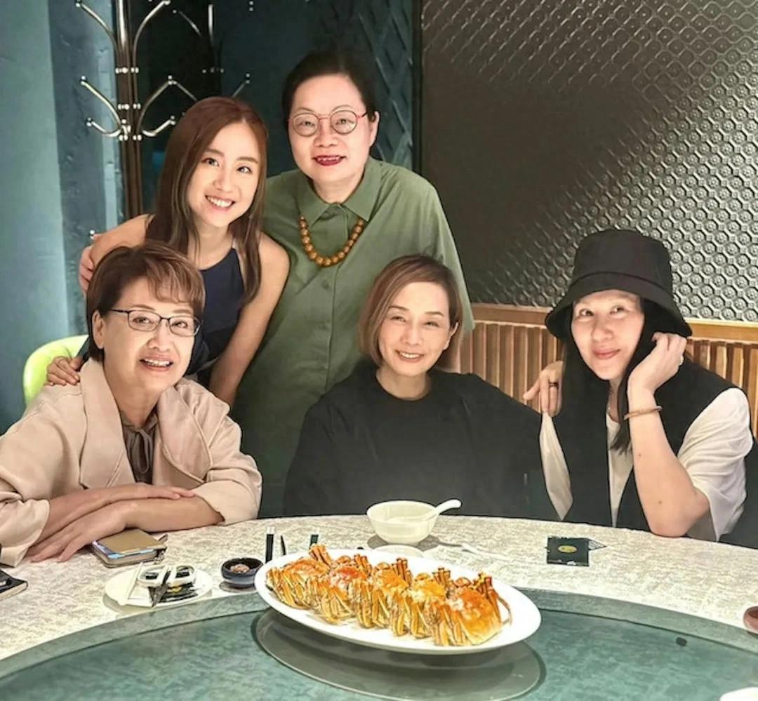 TVB女星吸烟近40年被指吸得好凶猛,成功戒烟后称像回到十八岁