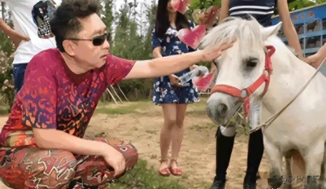 实力藏不住了！于谦私产被扒，才发现北京60亩马场只是冰山一角