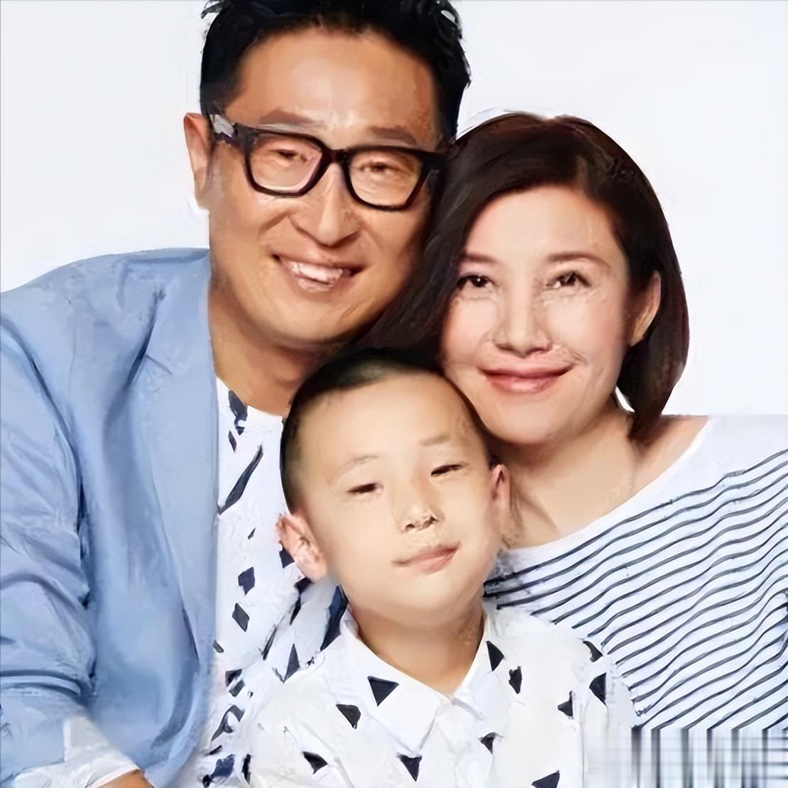 林永健妻子晒15岁儿子活动照，目测身高1米9，长得和父亲一模一样