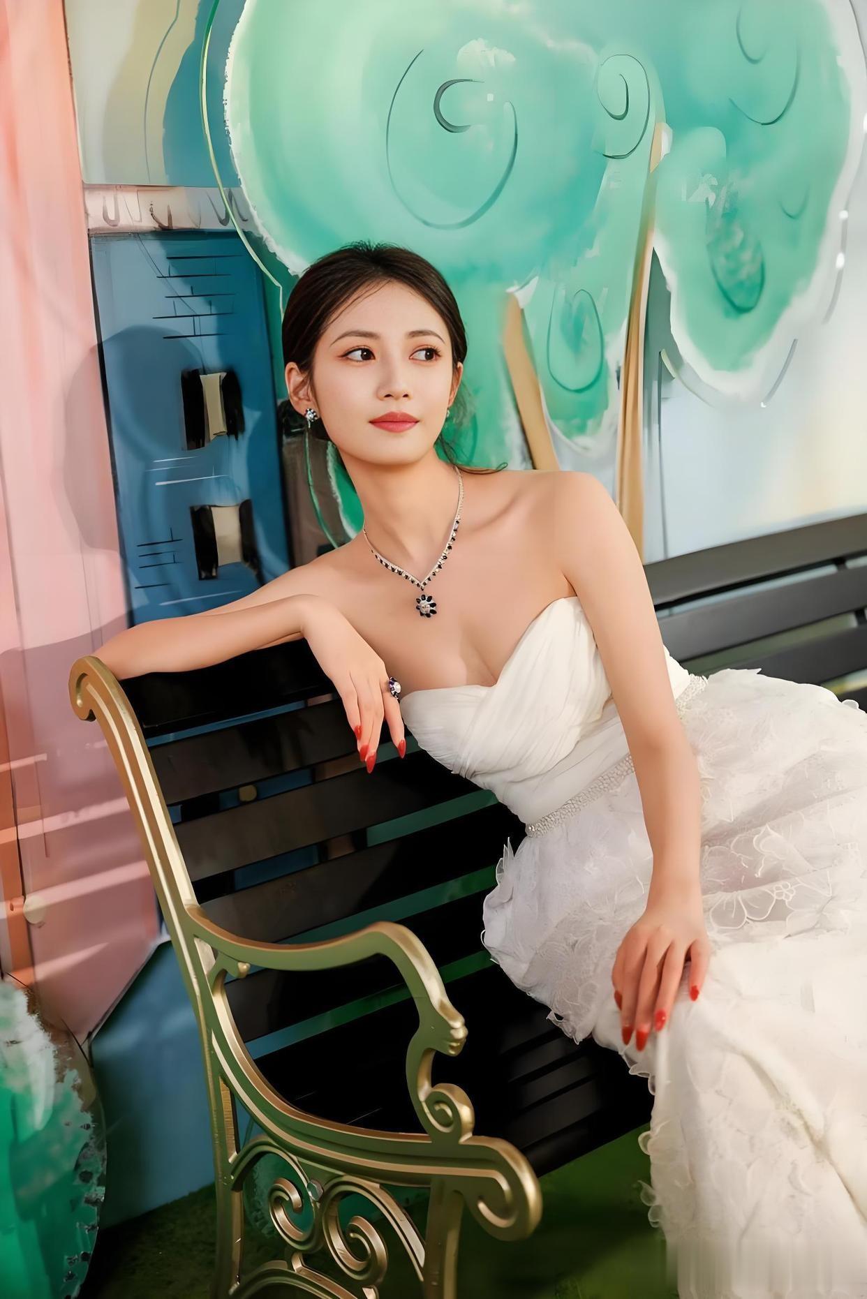 陈琪钰好美好白