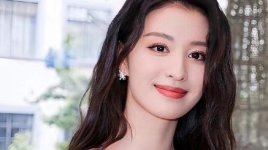 王楚然工作室AI操作前后矛盾，双标行为引公众立场质疑