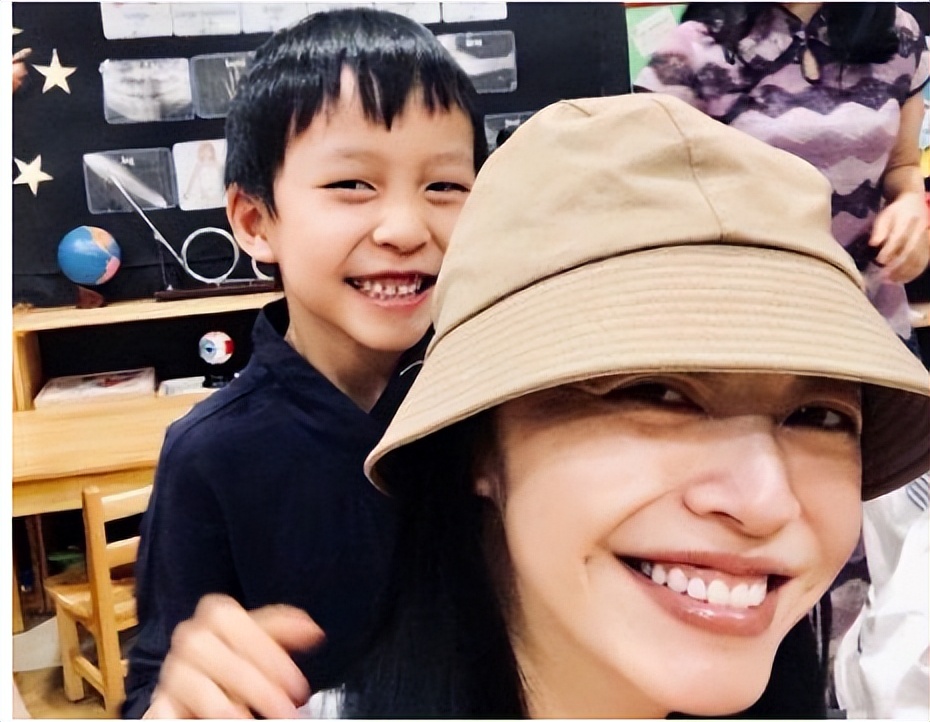 姚晨离婚继续发酵！儿子被质疑是马凡综合征，两次离婚差别太大