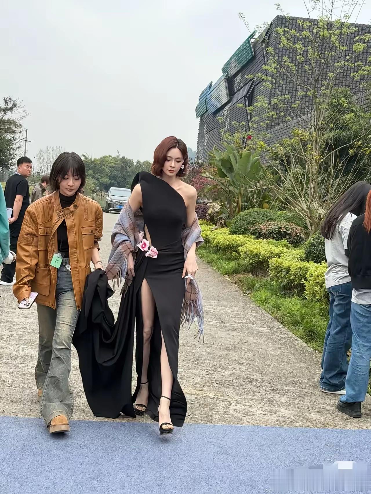 一直不理解她是怎么看上杜海涛的