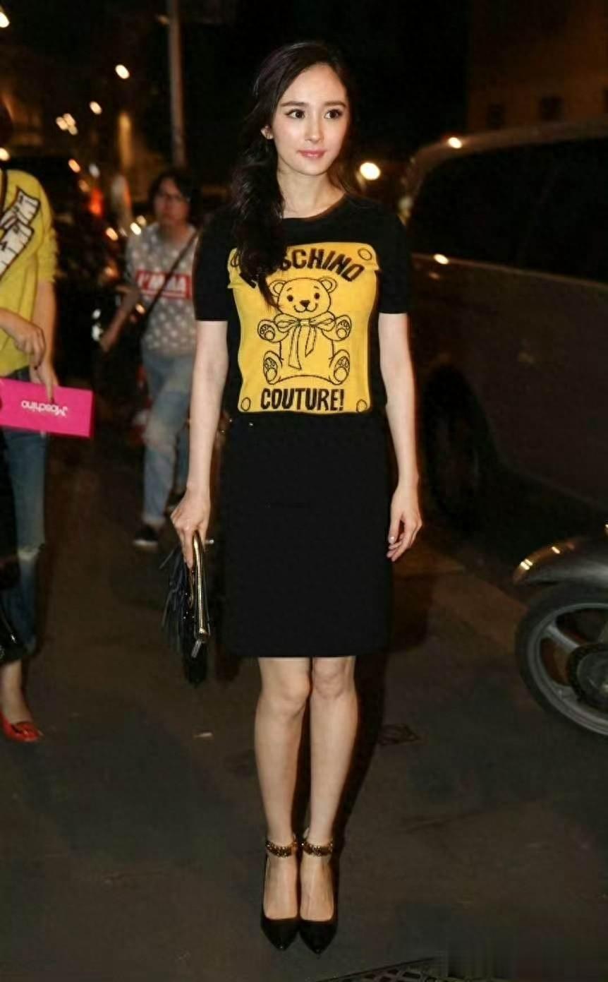 杨幂早期大长腿黑高跟