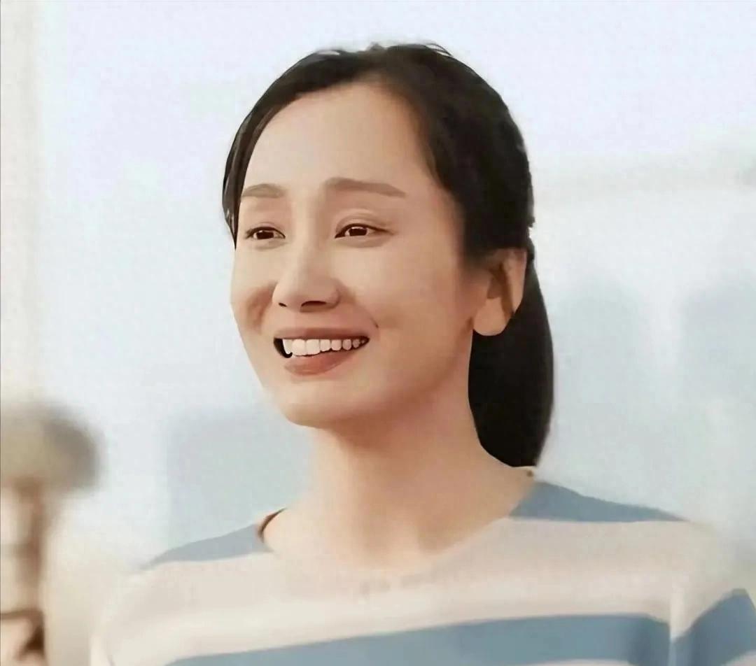 戏里婚礼变葬礼，戏外嫁名导之子！董晴藏了12年的低调婚姻终曝光
