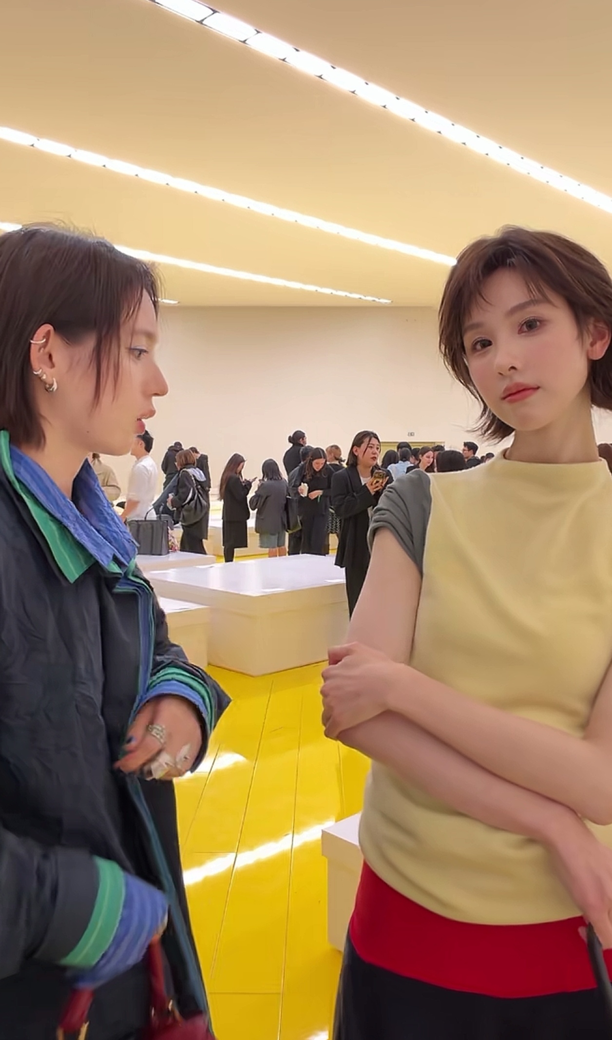 陈都灵短发妆很惊艳，有辨识度很灵动，不是以往那种娇滴滴的形象