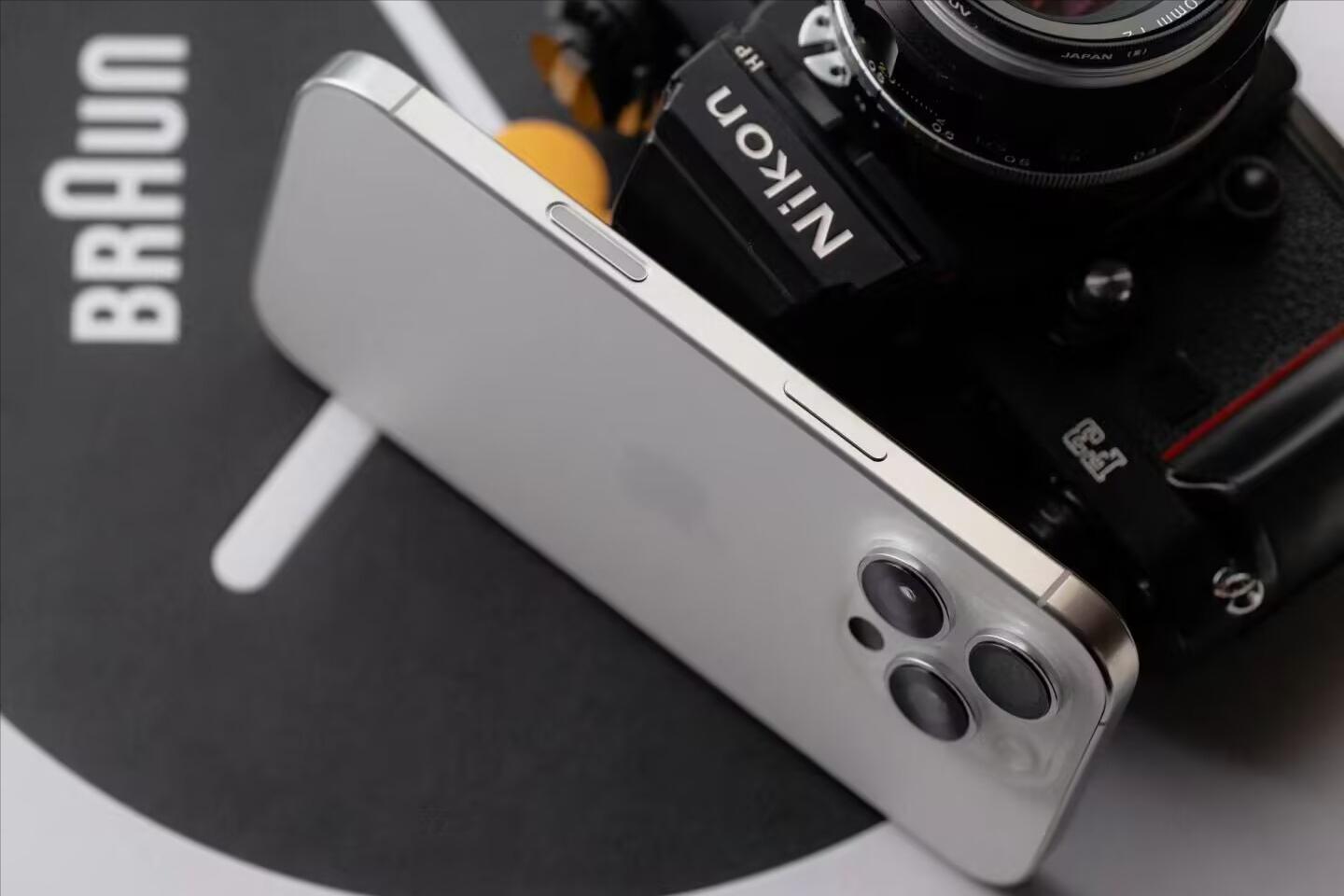 國產旗艦不香了？iPhone 16 Pro國補后5499元，終于等到了