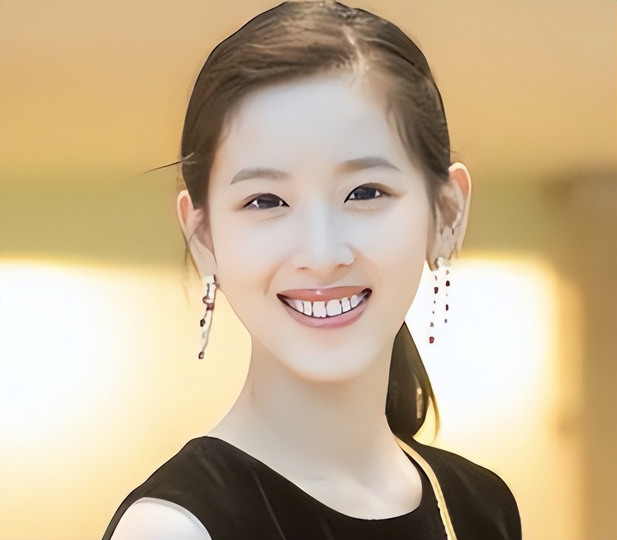 刘强东的老婆章泽天，生了3个娃还能保持这身材，确实厉害