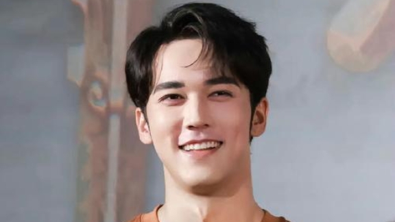 陈牧驰陈冰官宣婚讯引热议，真喜讯还是另有隐情？
