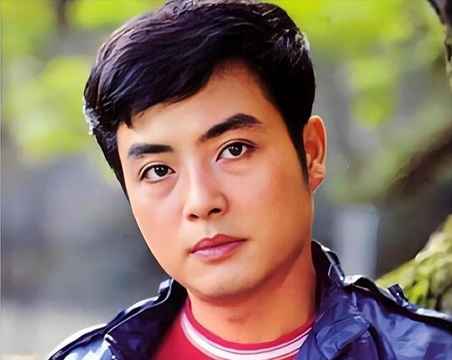 72岁毛永明：移居美国住豪宅，身体发福认不出，妹妹陪他晚年