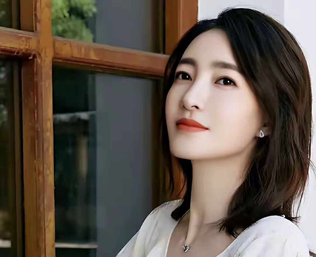 诈骗13.9亿，千万豪车，成堆金条被拍，才知王丽坤夫妇究竟多奢靡