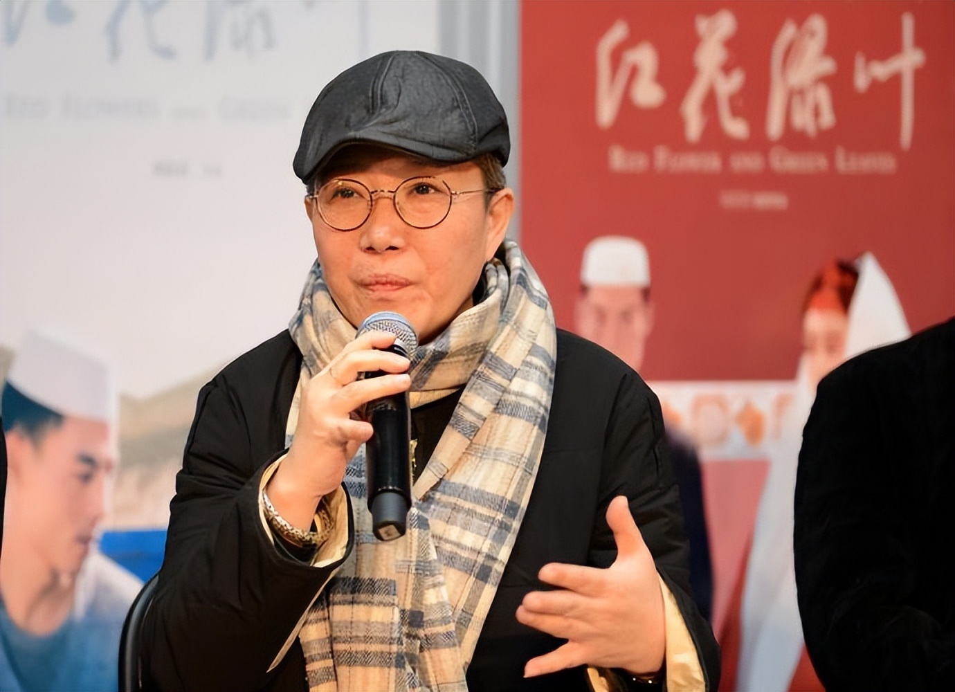 父亲是师长，哥哥是书记，她曾和张艺谋齐名，为何如今得了精神病