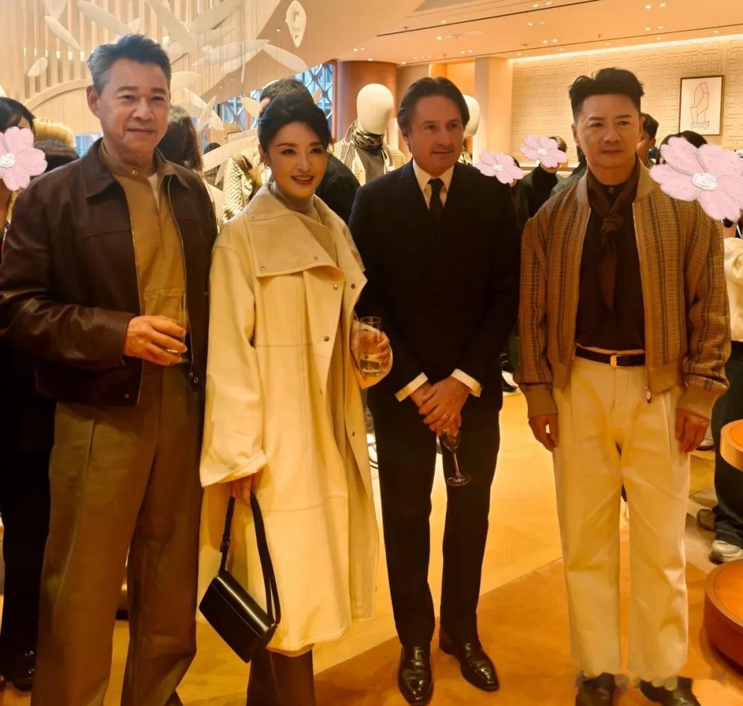 70岁张丰毅和52岁段奕宏同框，肌肉线条宛如小伙！这状态绝了