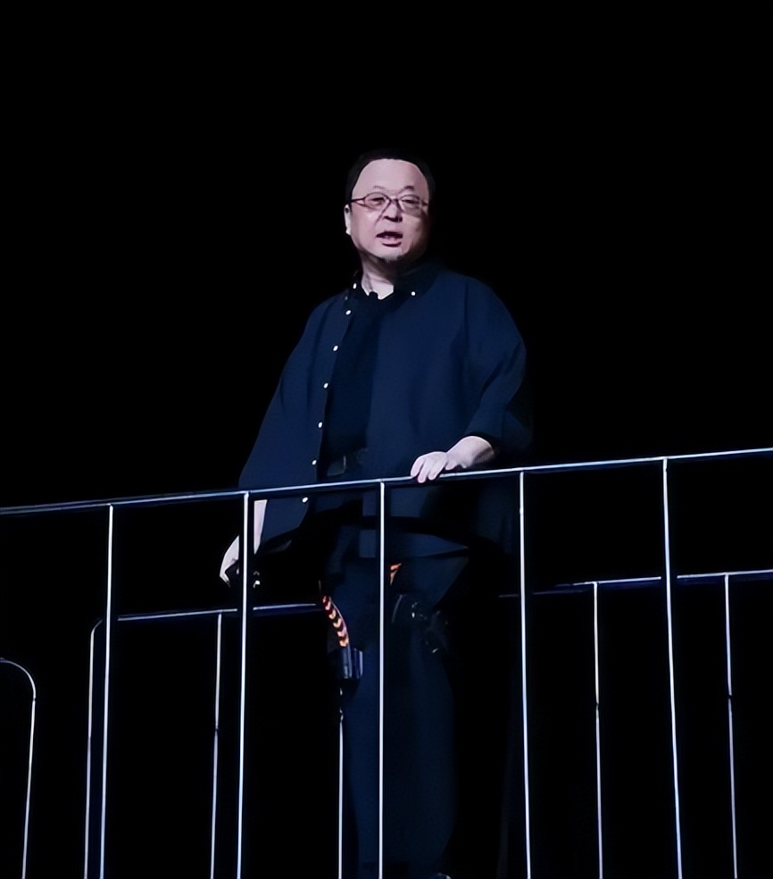 罗永浩不敢还嘴了?项立刚手撕普信罗和普信女,一个都没放过。
