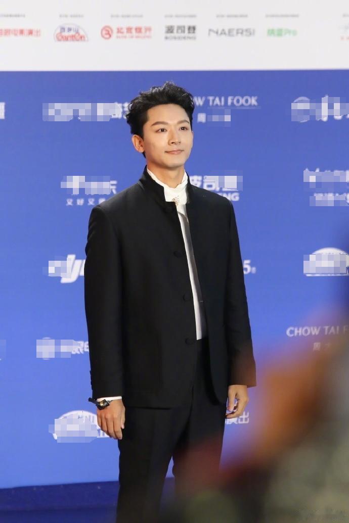 这晚6位男星原形毕露！央媒超清大头贴，全员无滤镜仅李乃文扛住