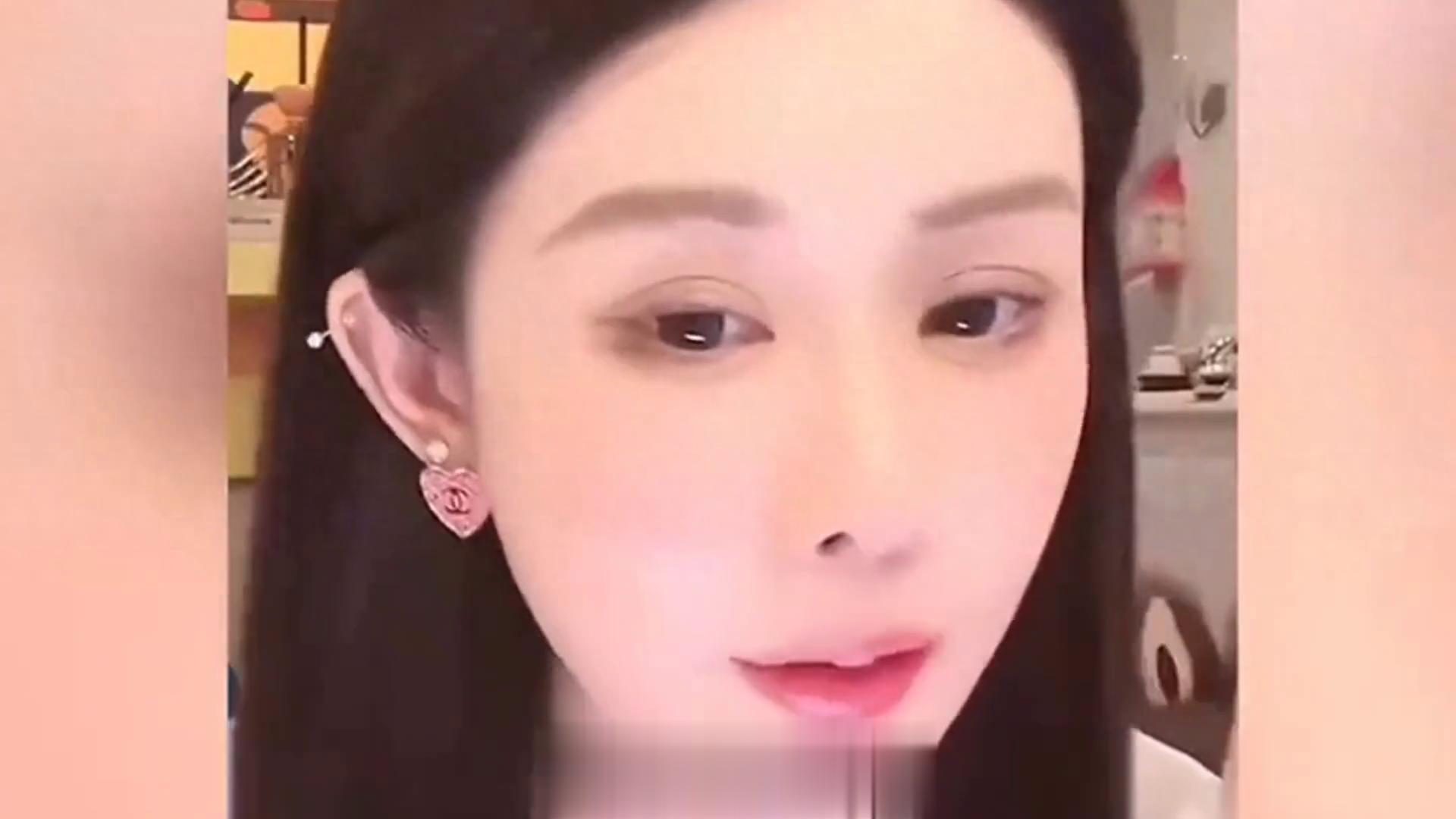 46岁带3娃被嘲？韦雪与新欢同居曝光，普通女人的天花板