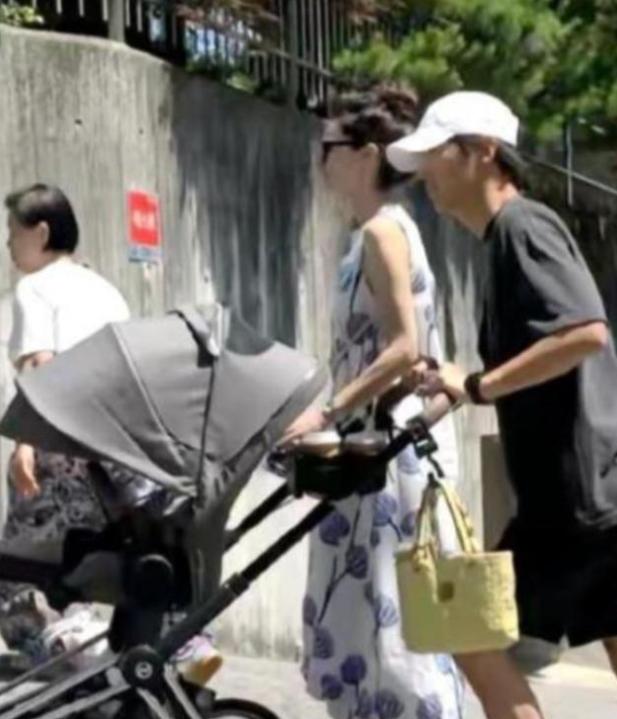 宋慧乔坦白离婚真相一年，公开秀恩爱的宋仲基，终于不再顾忌体面