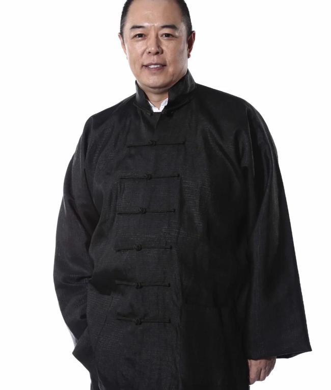 凉了!继瞧不起农民被扒后,闫学晶又被曝身份造假 李雪健不再沉默