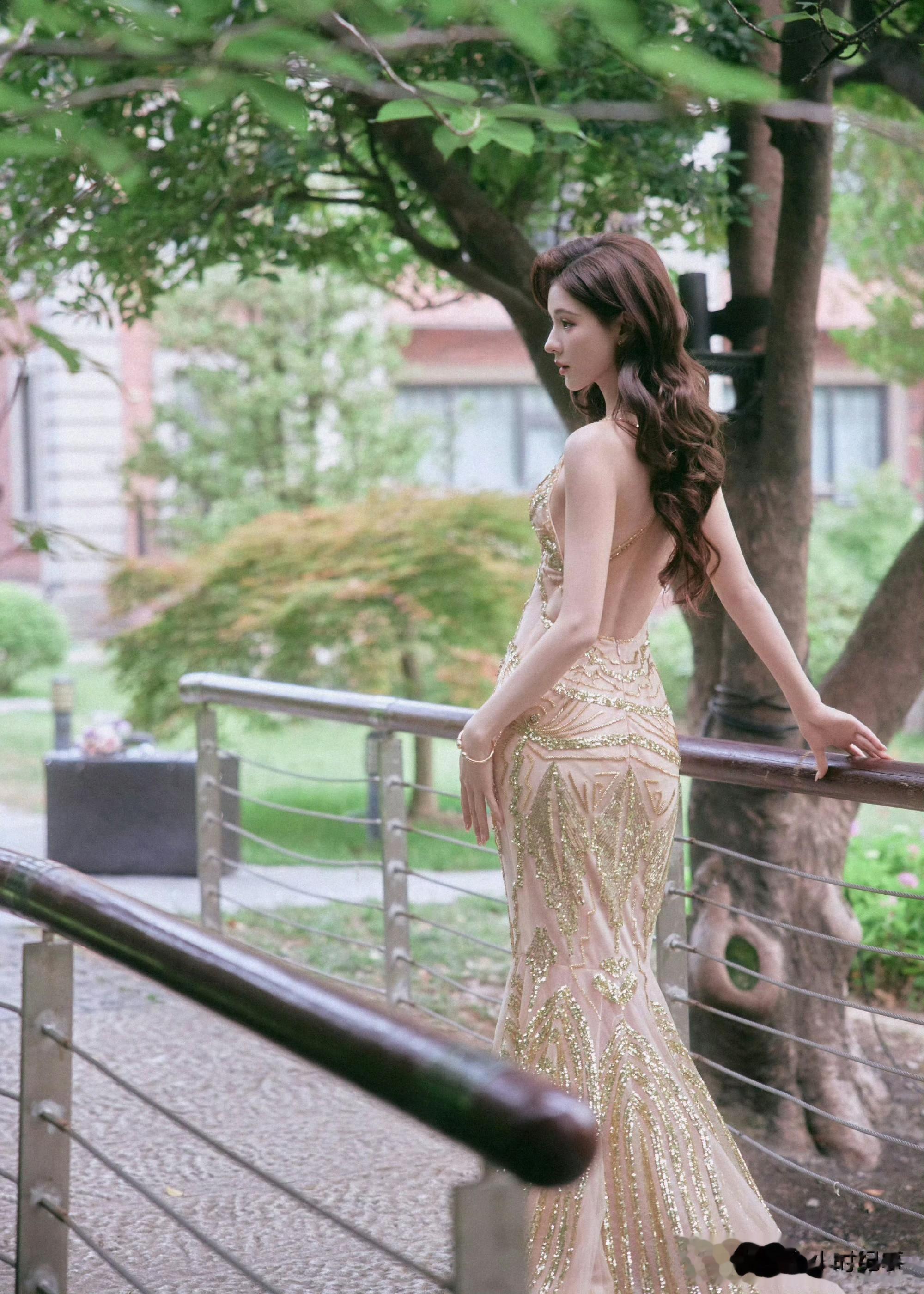 张予曦｜超绝腰臀比，美商一直在线 ???