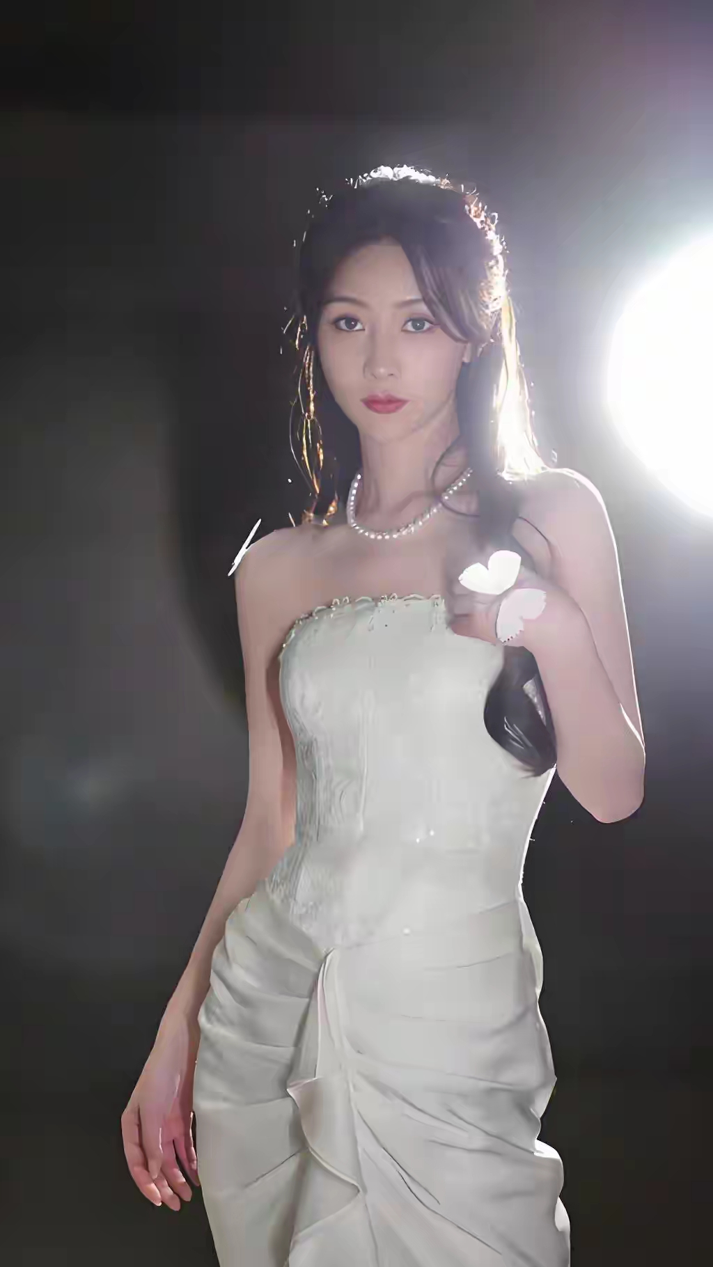 张维娜清丽绝凡尘，温婉动人心