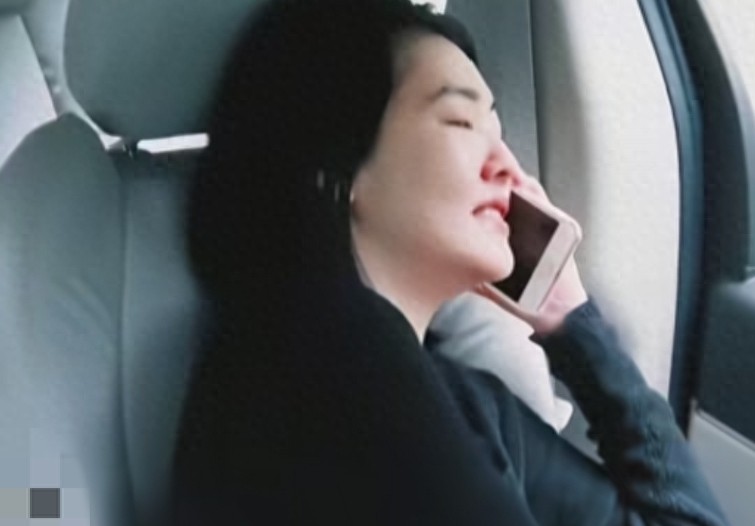 小S后悔风波升级，评论区翻车，网友：心疼2个孩子吧，别说没用的