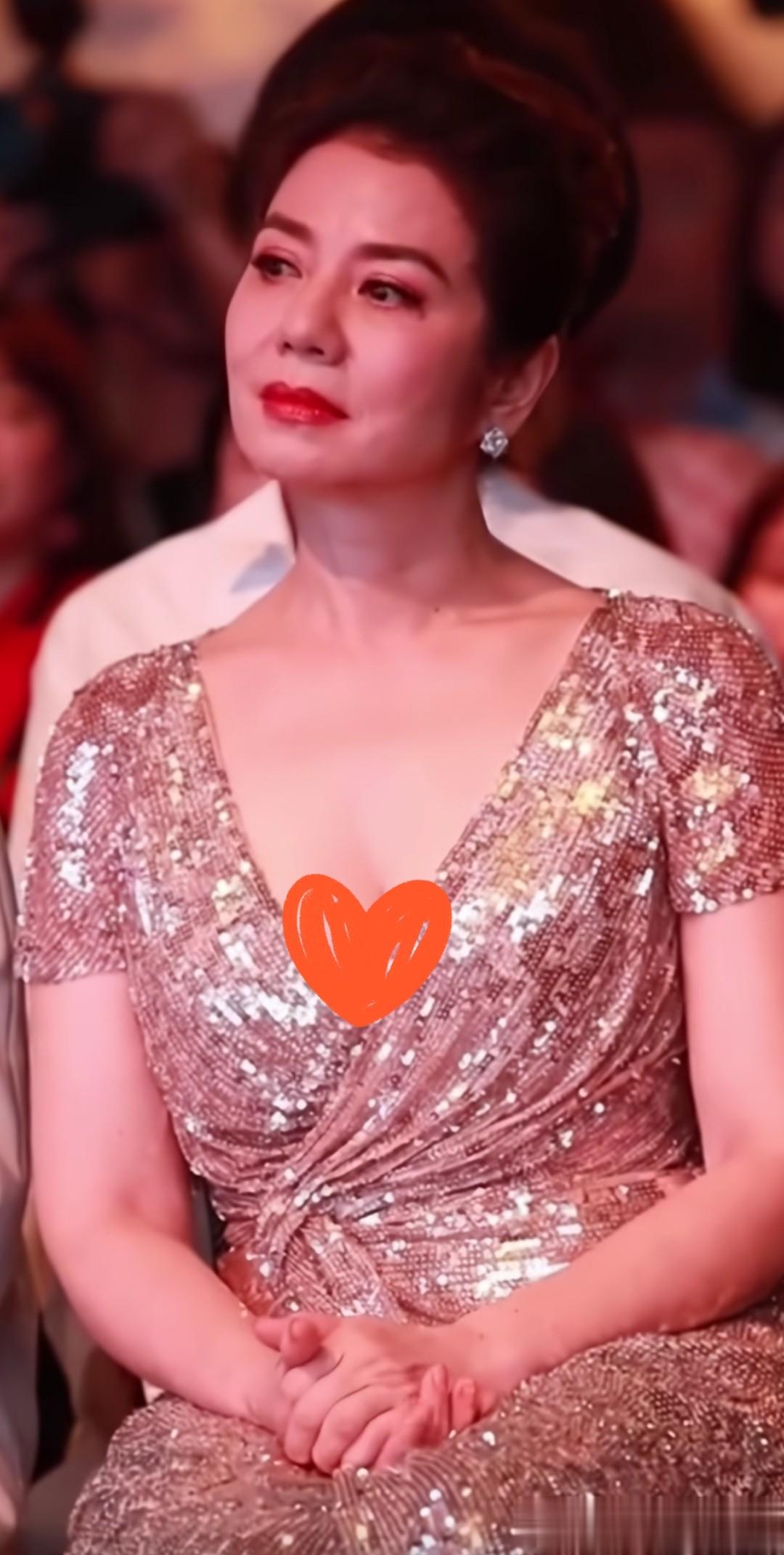 钟楚红65岁状态上热搜,这才是我们想娶的女神样子!