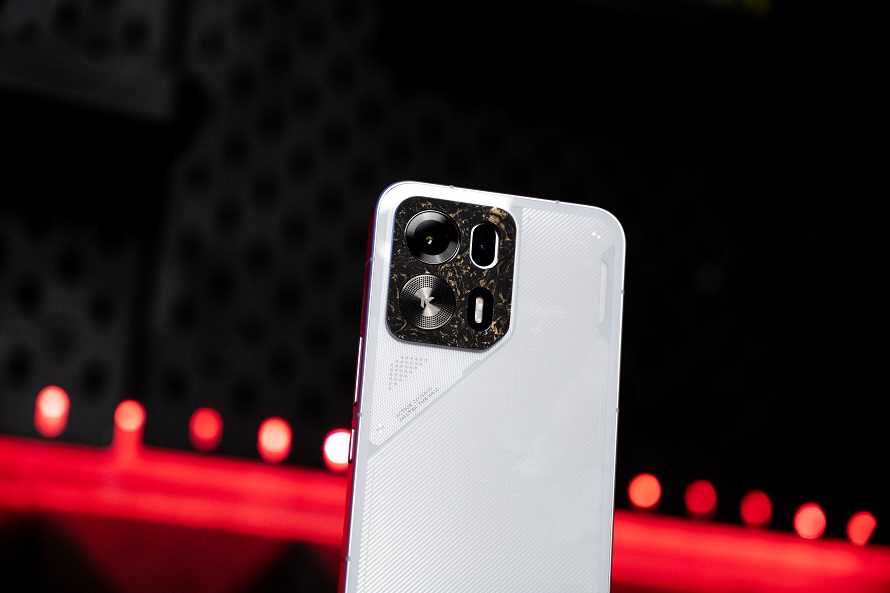年輕人的潮流機，內置風扇的OPPO K15 Pro，藏著的是實用主義！