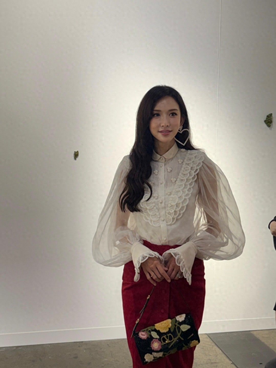 孙芸芸现身巴塞尔，不是躲风头，是照常过日子。