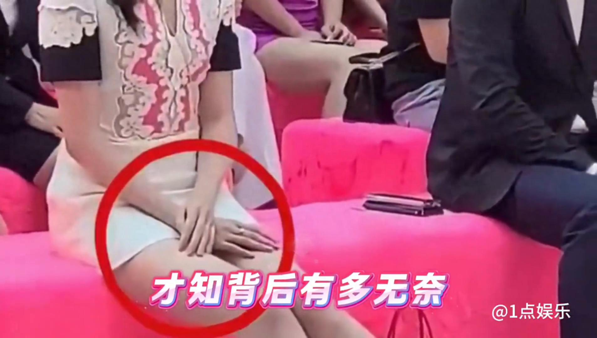 为何关晓彤总是被短裙硬控？看被限制行动力的秦岚  才知背后无奈