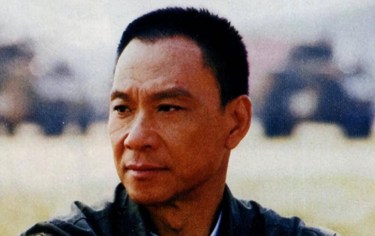 王学圻近况曝光，才明白为何对簿公堂，也要和结婚40年的发妻离婚