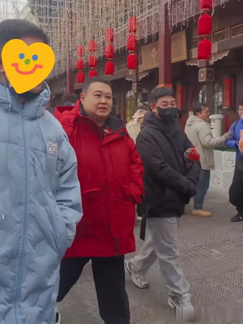 岳云鹏录辽视春晚，与唐国强同台，客串主持人，搭档孙越没来