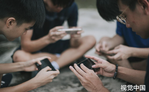 入职实习第一天，我被关进诡异监狱拉石磨，像穿越进鱿鱼游戏，太惊悚刺激了！