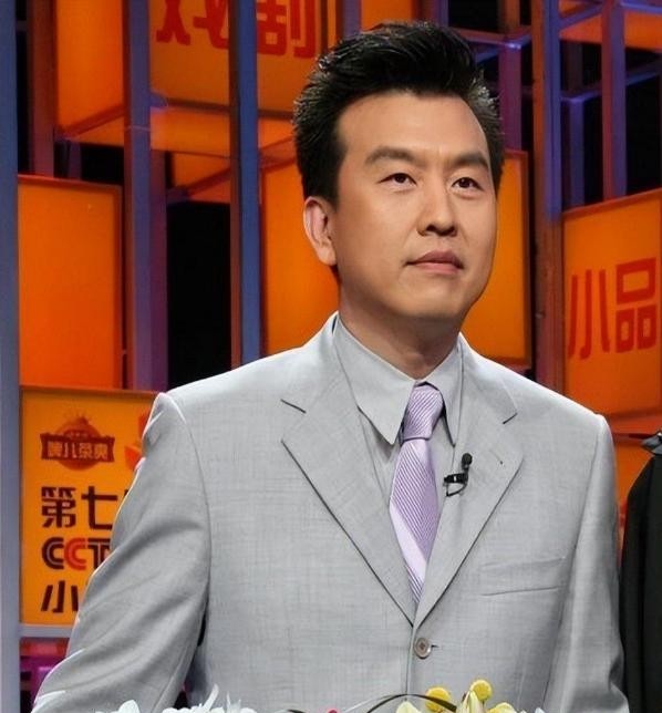 儿子丢了、父亲走了、妻子跑了,央视主持张泽群如今落到这般田地