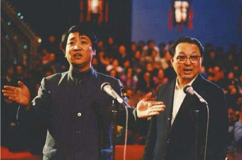郭德纲相声为什么争议大？相声艺术被误解，通俗低俗被混淆