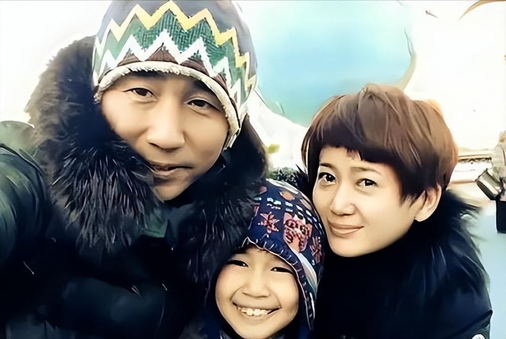 原来她就是沙宝亮的妻子，离异后嫁给他，如今成为他背后的大金主
