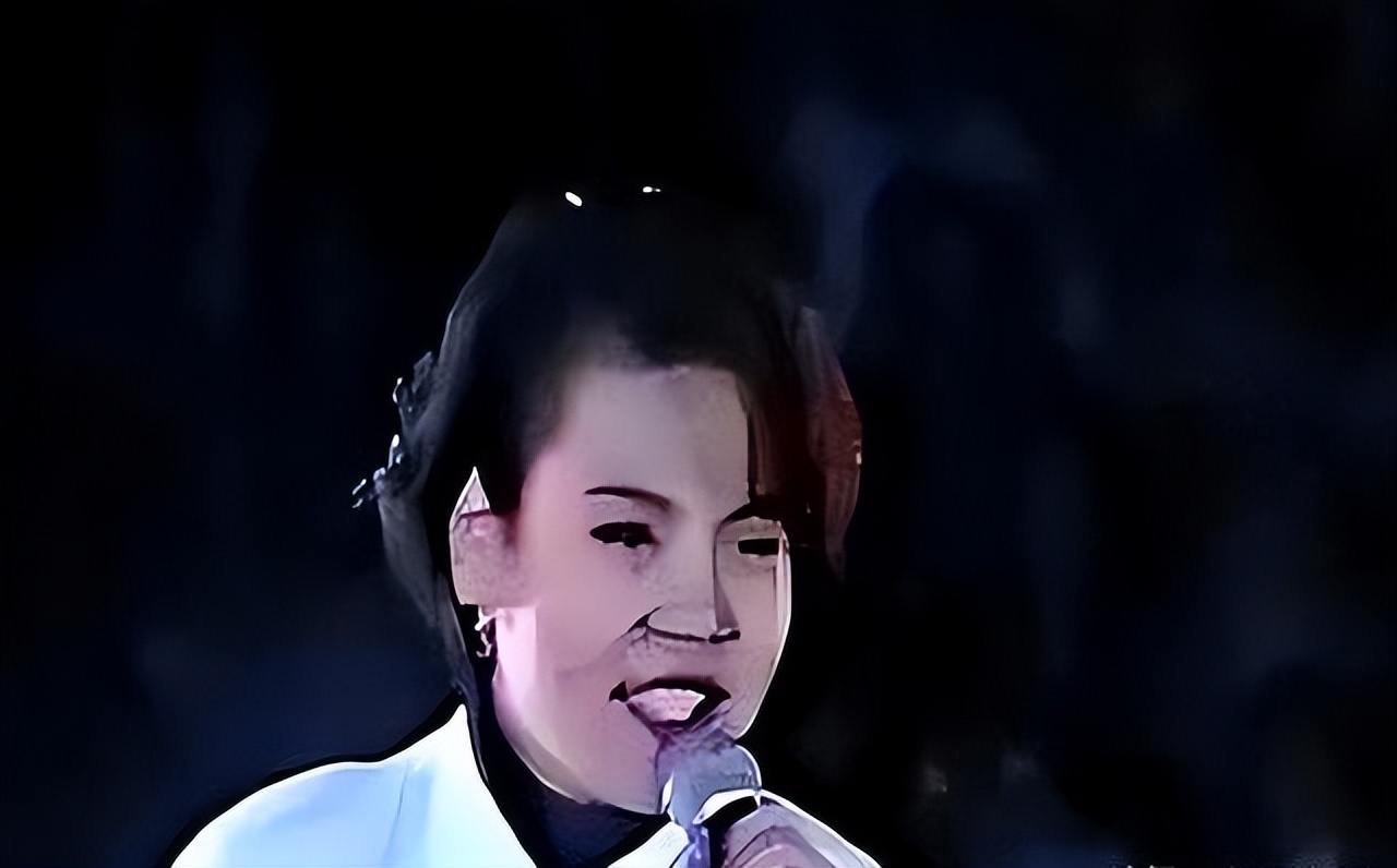 春晚爆红后，她洗完澡从23楼一跃而下，临终时最后喊了声“妈妈”