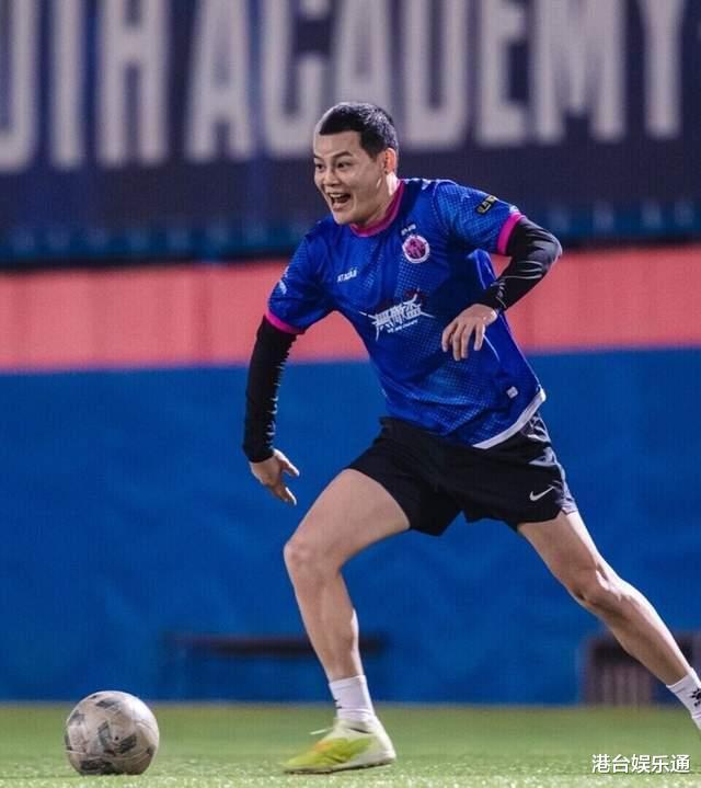 和陈百祥合照惹怒粉丝，ViuTV偶像时隔1年道歉：我精神有问题
