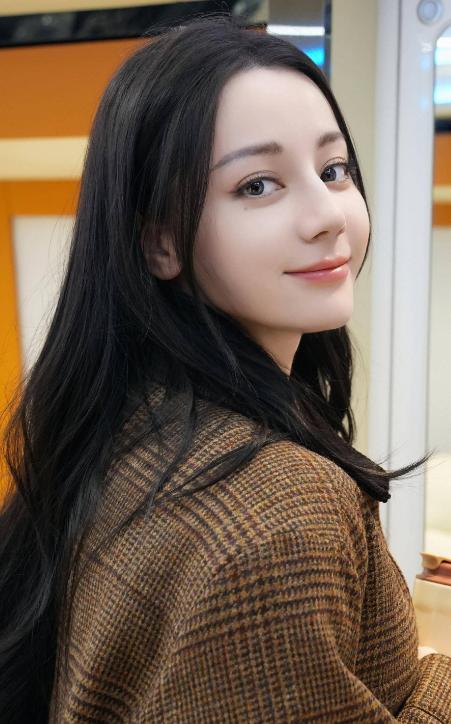 三天四个瓜！“戒色、重婚、失联、滞留国外”，一个比一个劲爆