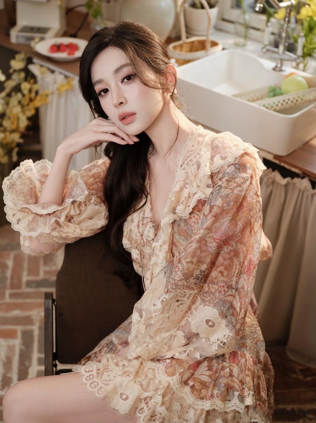古力娜扎：这才是春天该有的样子，太美了！